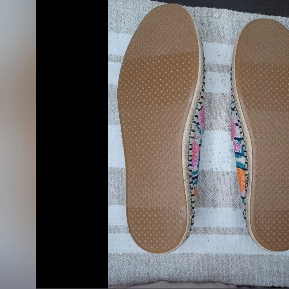 Toms Women's Vibrant Fruit Espadrilles